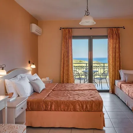 Отель Crystal Palace - Luce